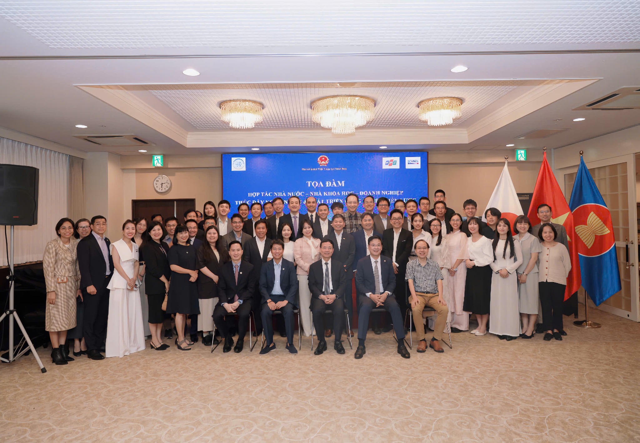 OmiGroup chia sẻ giải pháp chip AI chuyên biệt cho Y tế cá thể hóa